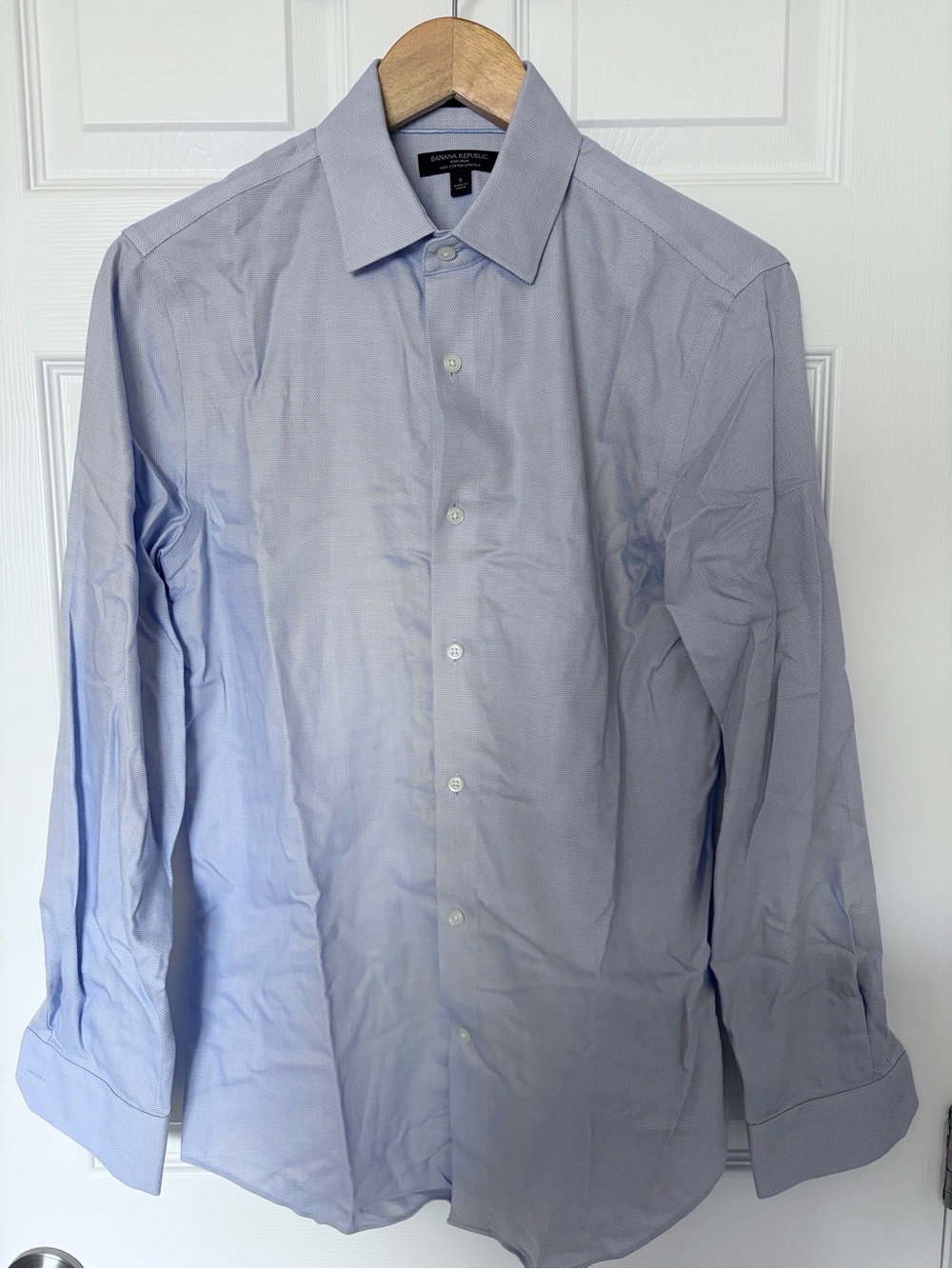 Banana Republic Light Blue Men’s Dress Shirt - Point Collar